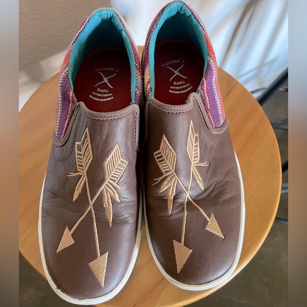 Twisted X slip ons